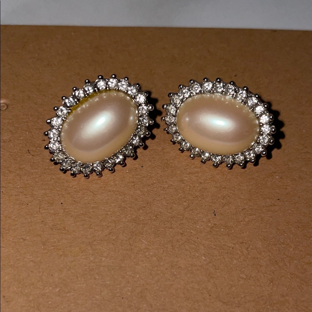 Elegant Cream and Silver Stud Earrings